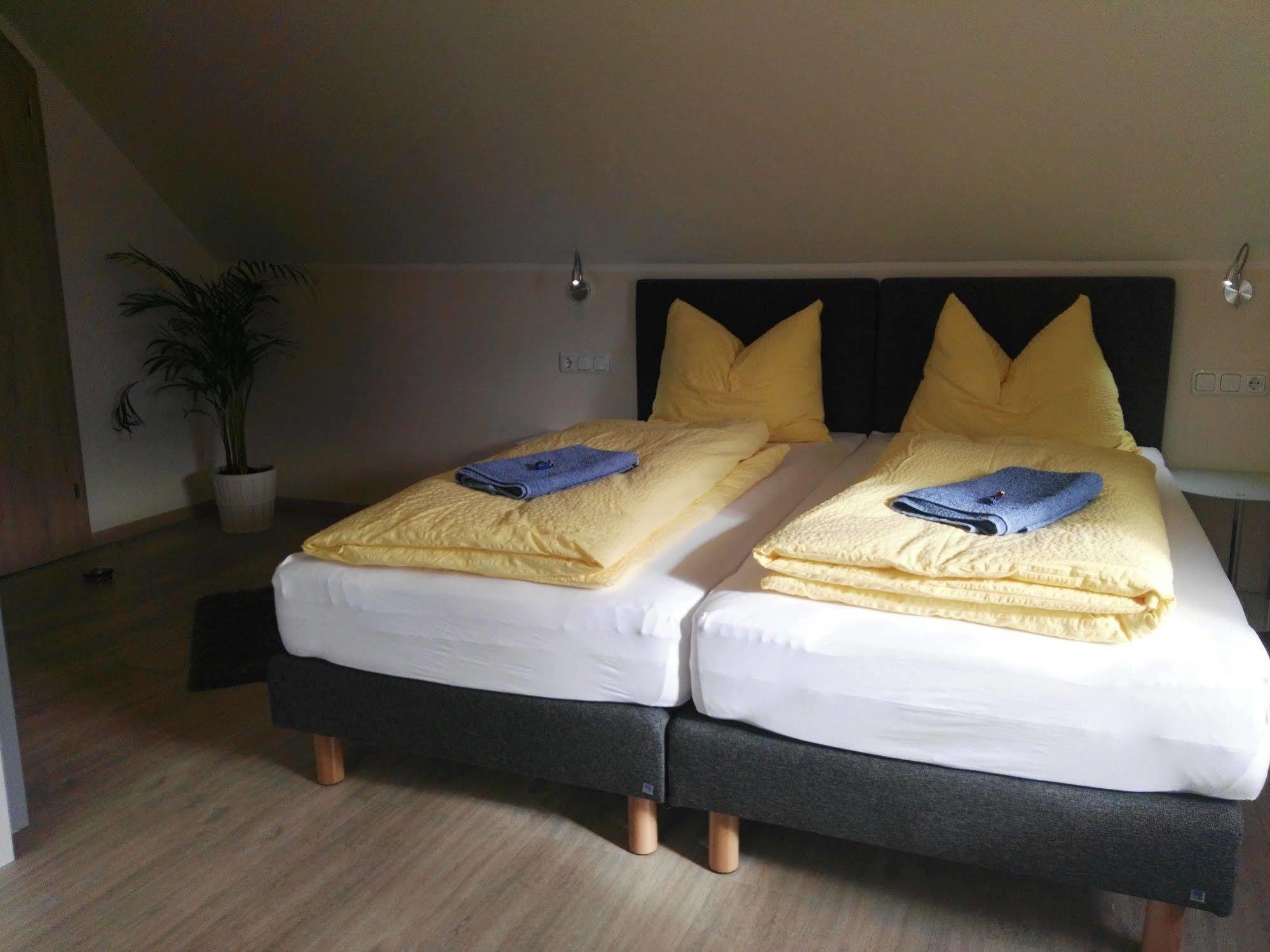 Ferienwohnungen und Zimmer Yassi Spielberg Bei Knittelfeld Exterior foto